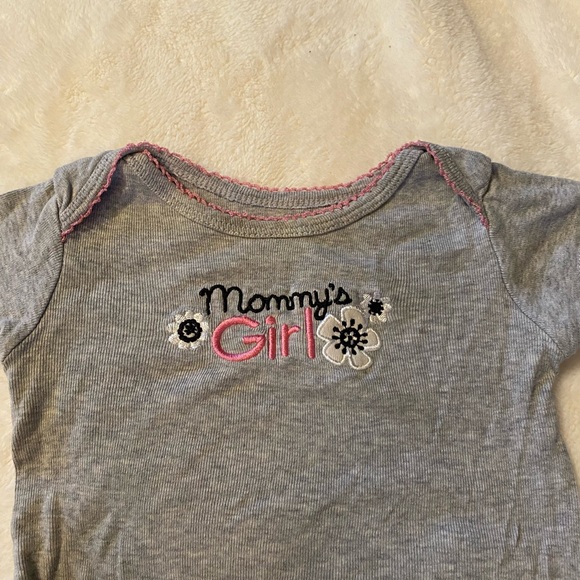 Carter’s Girl Onesie Size 9M - Picture 2 of 4